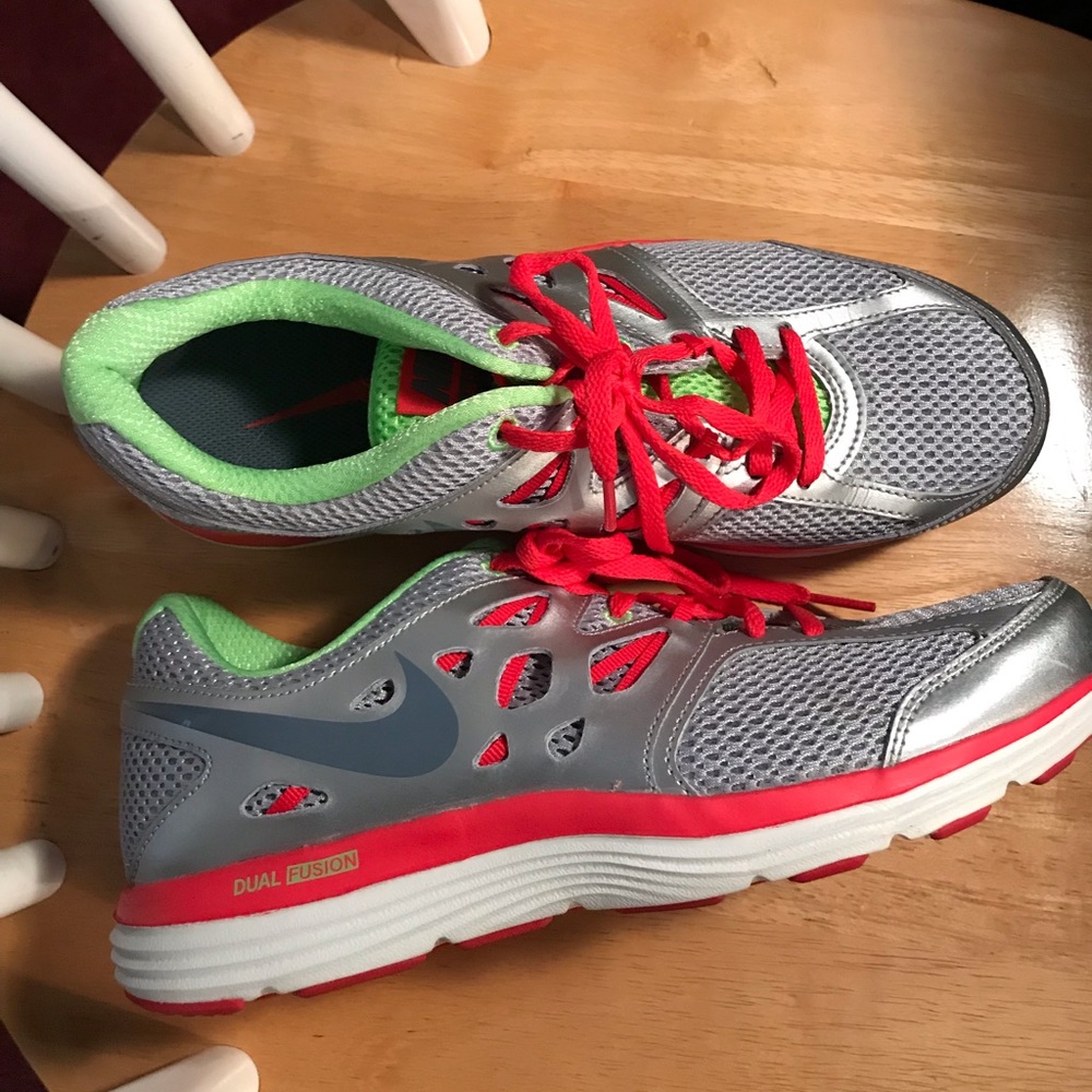 Nike sneakers size 9
